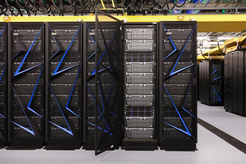 美國最強超級電腦「頂點」面世