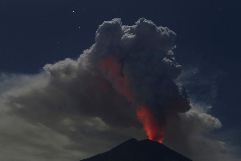 阿貢火山噴發 51港客滯文萊