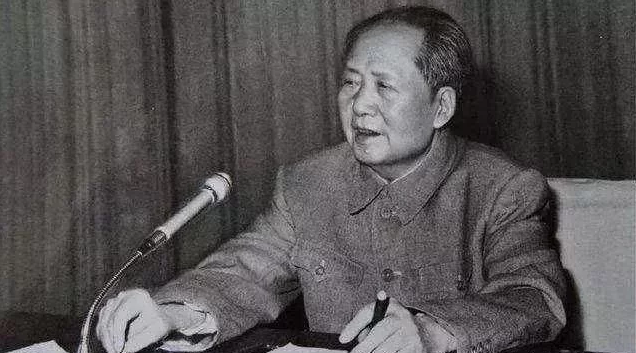 美國要向中國投30顆核彈，毛主席說了一句經典名言