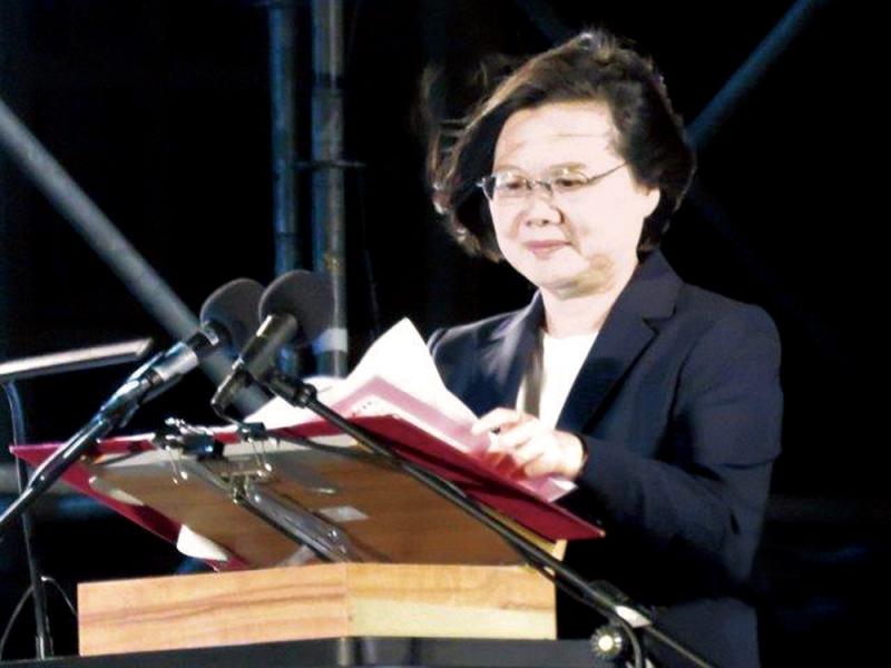 ﻿下台聲追至澎湖 嗆蔡如影隨形