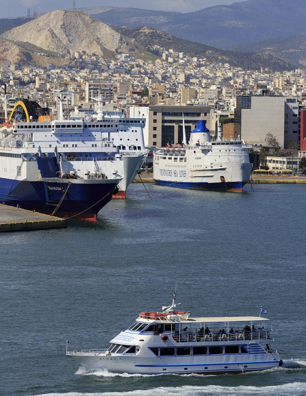 希臘主要港口比雷埃夫斯港成功轉型