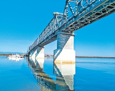 中俄首座跨界河鐵路大橋中方段主體工程完成