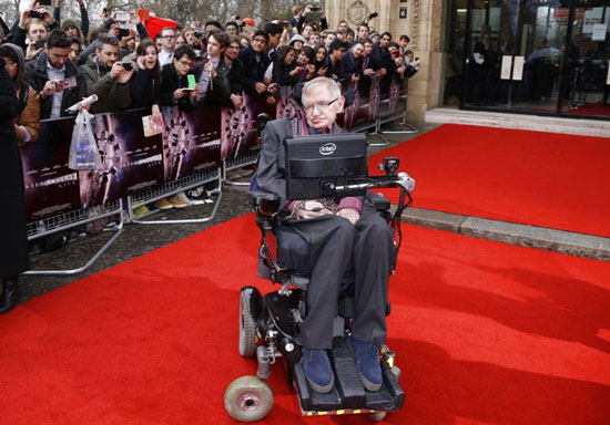 霍金遺物拍賣 輪椅600萬成交