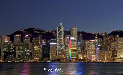 香港市民展示巨幅國旗 支持香港維護國家安全法 