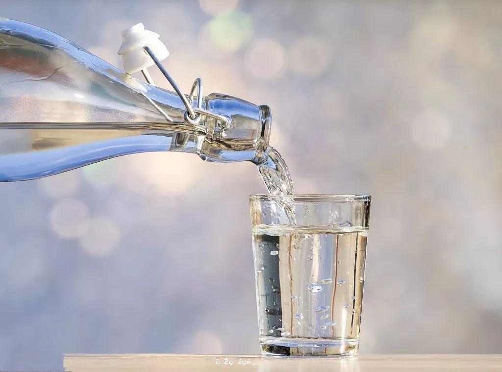 喝水也能危及生命？多喝水不如會喝水，保護腎臟健康，這樣喝才對！