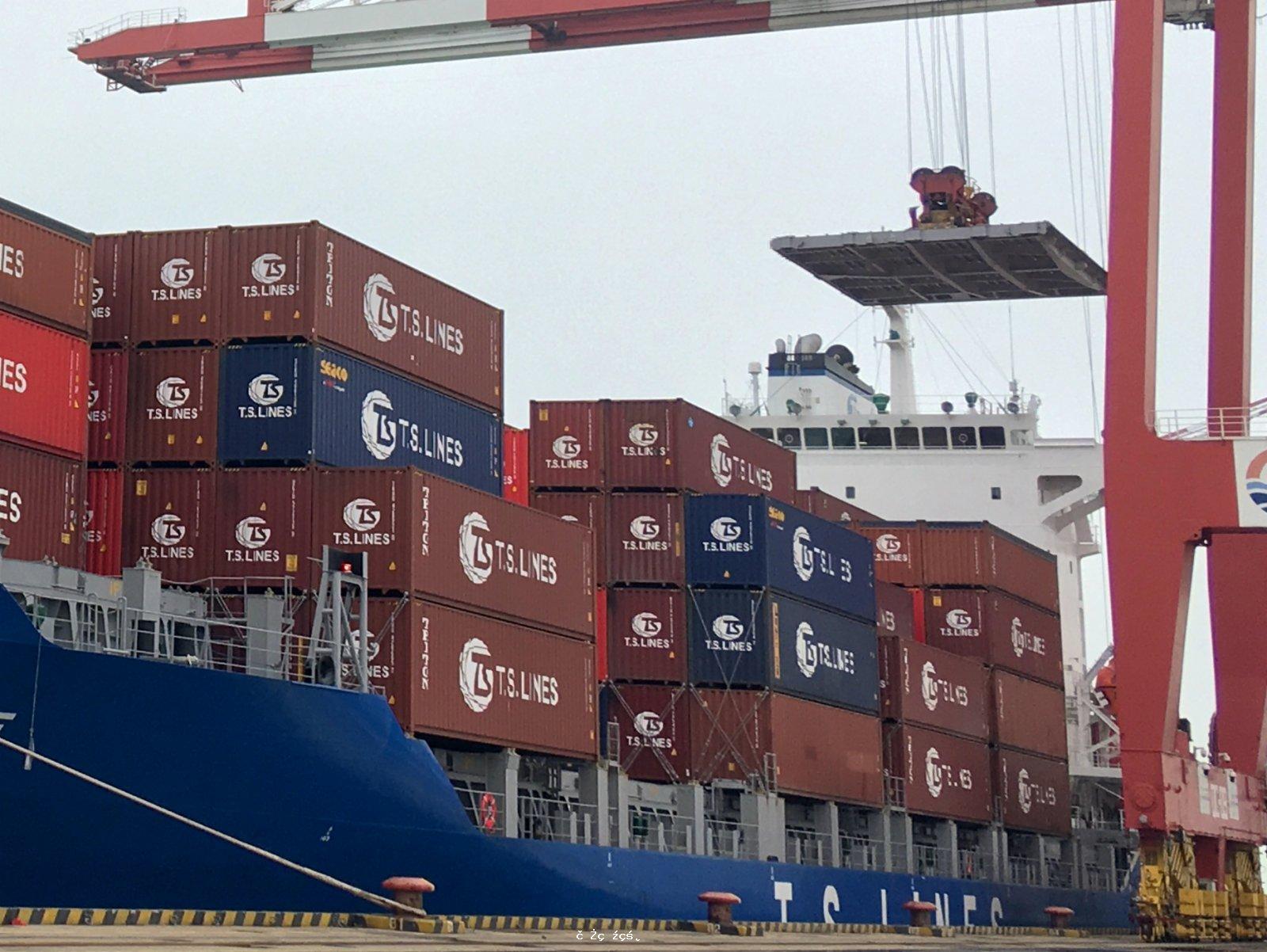 商務部：我國貨物與服務貿易總額躍居全球第一