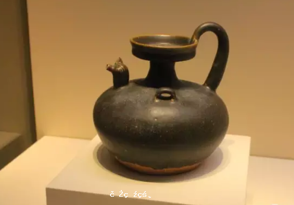 「壺」至「茶壺」：淺談中國茶具的演變史 