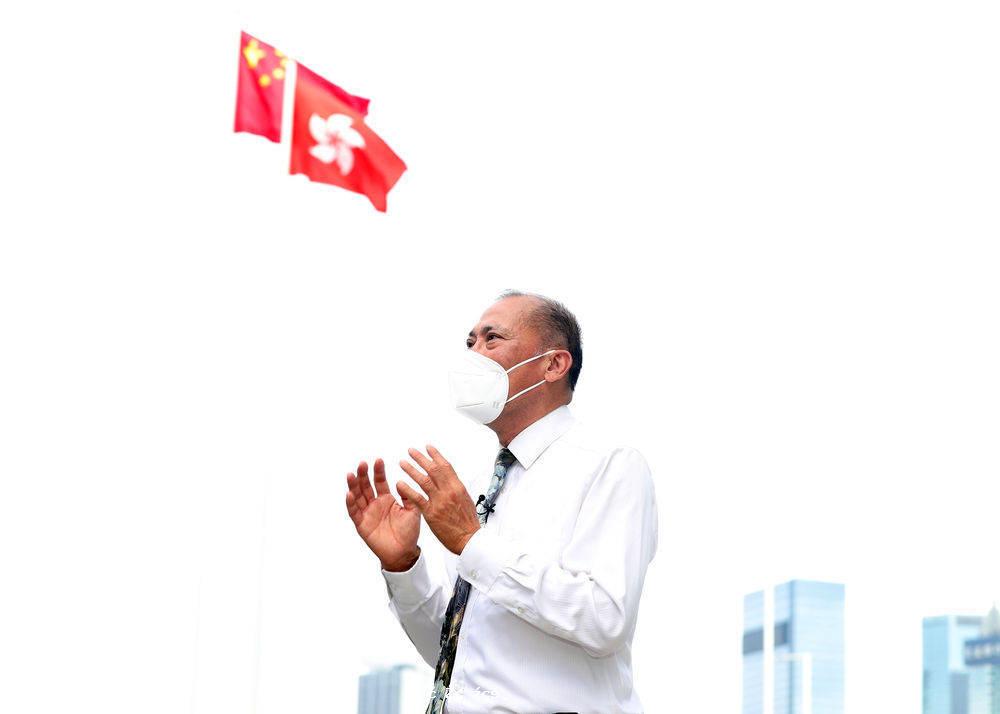 香港回歸祖國25週年|“我真想用中式步操昇一次旗！” 