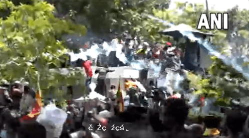 最新！外媒： 斯裏蘭卡抗議者沖入總理府，警方一度使用催淚彈驅散 