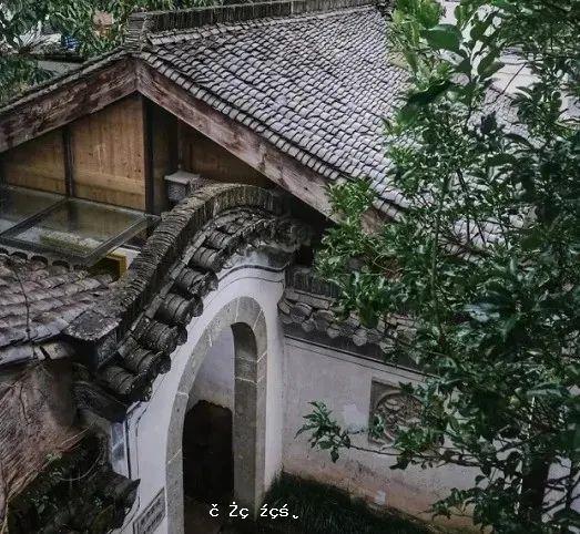 海外華文媒體走進擁有1200年文明史的黄山徽州古村寨“西溪南”