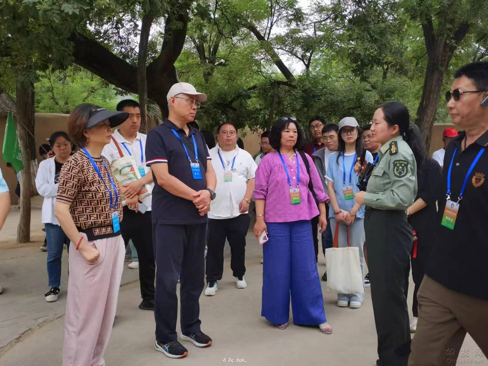 海外華文媒體走進紅色教育基地“棗園革命舊址”